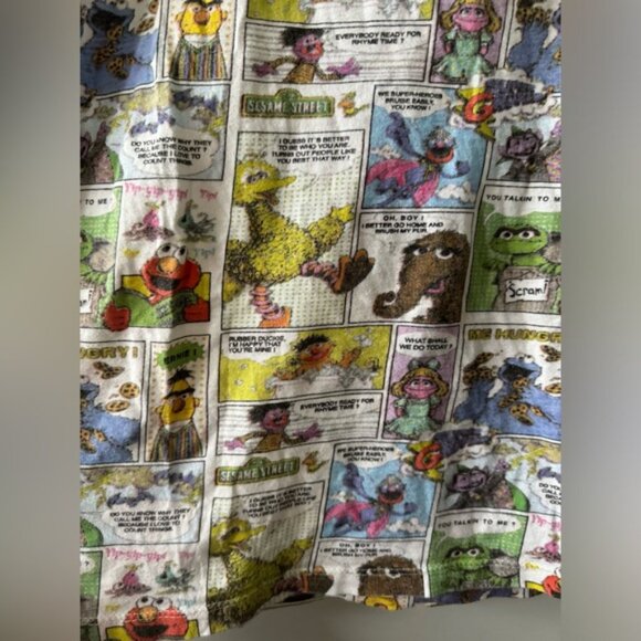 Pull & amp;Bear Sesame Street Cotton Top Size EUR L 30 - Picture 3 of 6